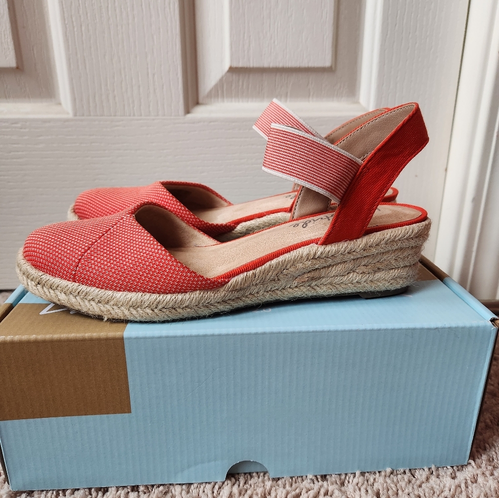 Sandals - Picture 4 of 6